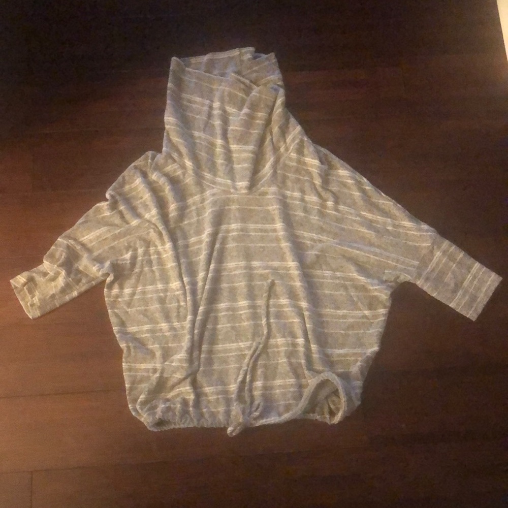 3/4 Length Green Envelope Pullover Top